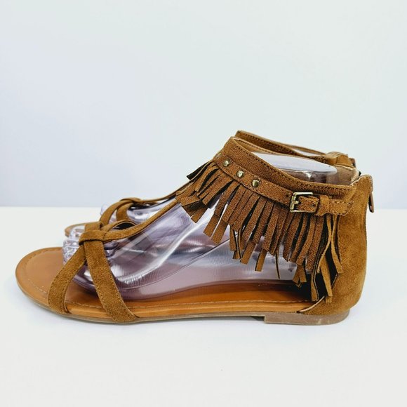 Indigo Rd Cross Fringe Sandals 8.5 Brown Ankle Cuff Zip Back Studs T Strap Boho - Picture 9 of 14